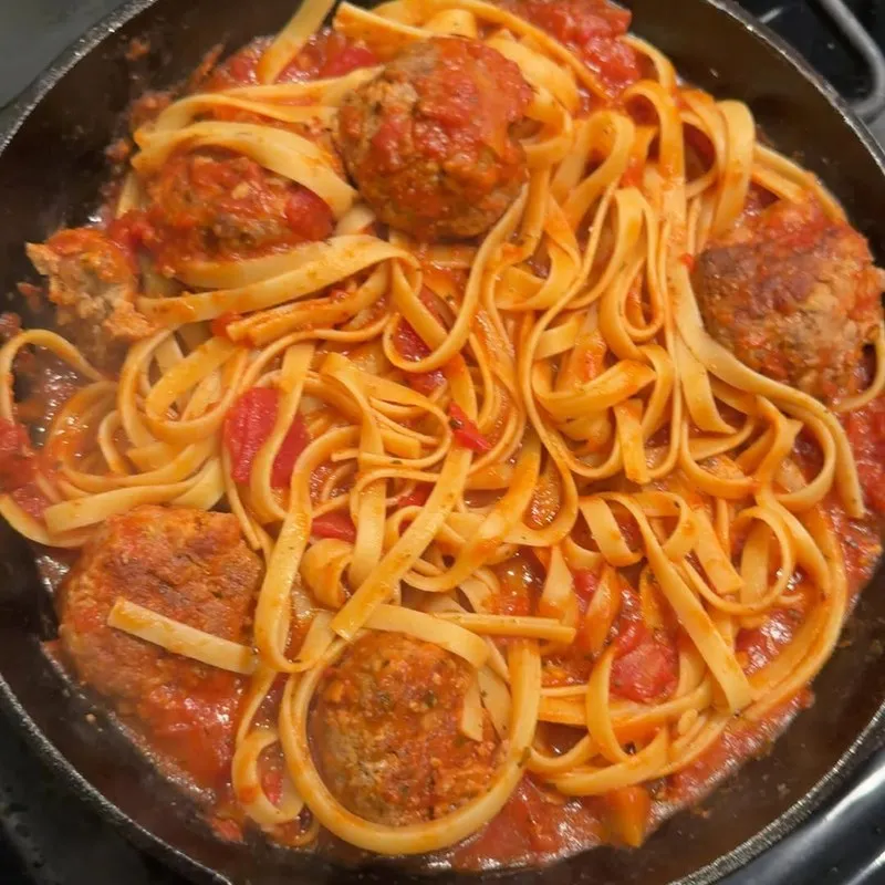 Meatballs in tomato sauce
