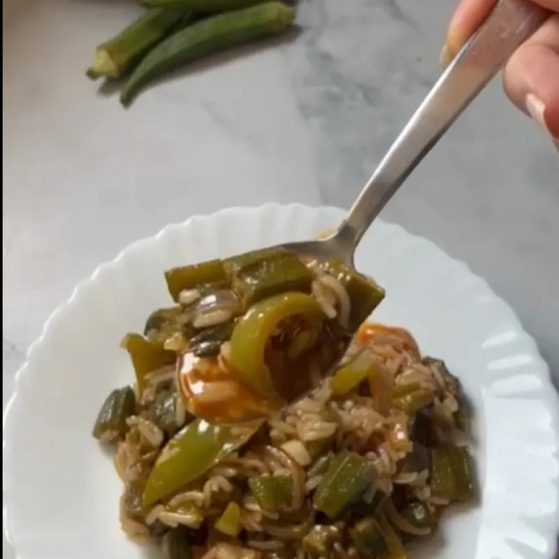 Arroz con quimbombó, rice and okra